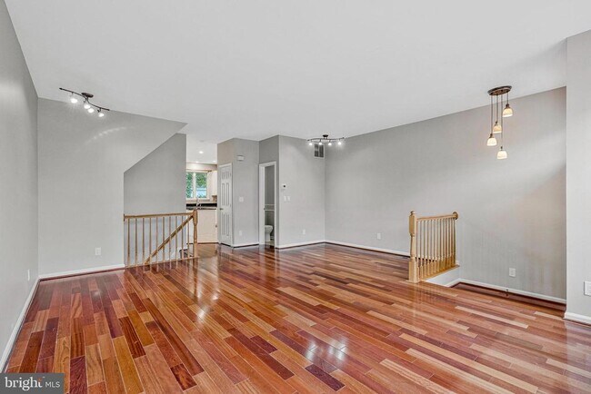 Building Photo - 2504 Woodrow Wilson Dr