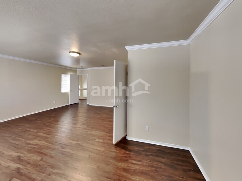 Building Photo - 1752 Quartz Landing Ave