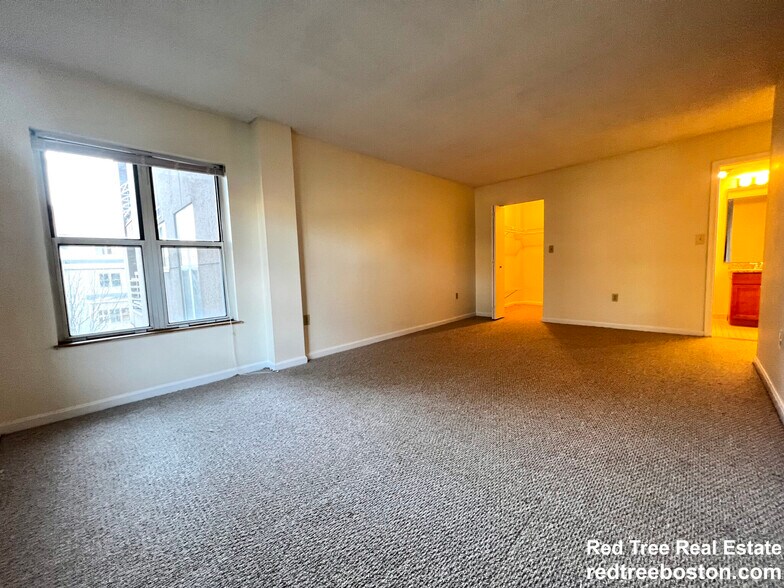 Building Photo - 345 Franklin St