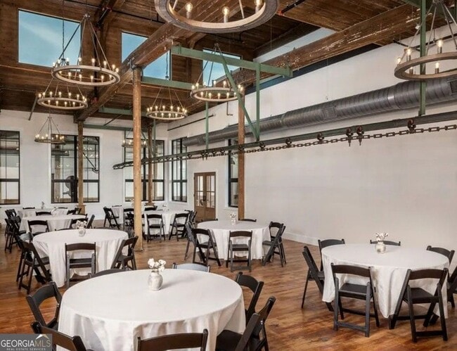 Building Photo - 200 Barrett St