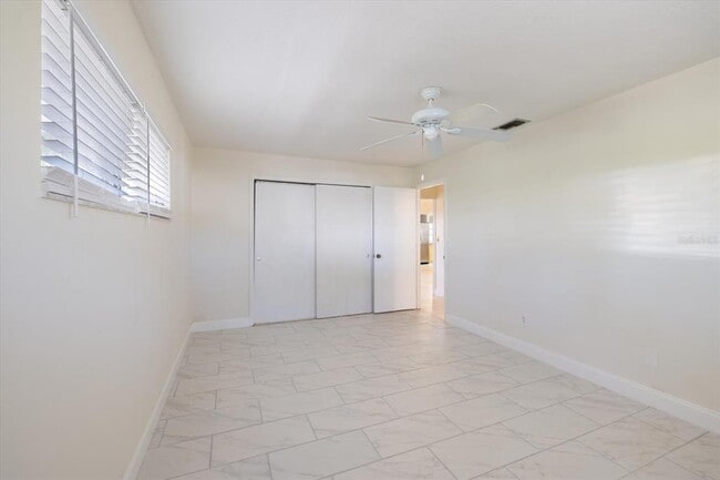 Building Photo - 5151 Oakmont Pl