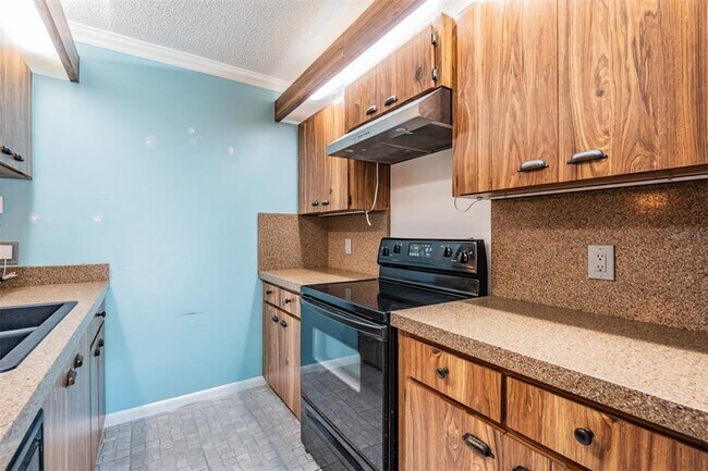 Building Photo - 2710 4th Ct