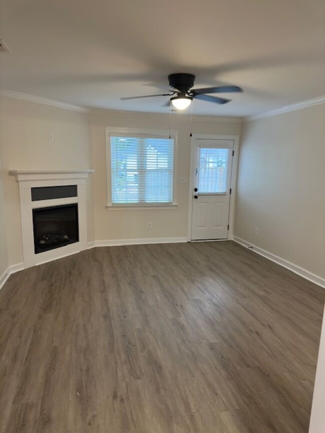 Building Photo - 1357 Northridge Dr