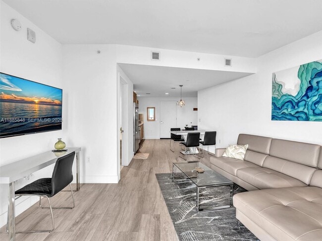 Building Photo - 121 NE 34th St