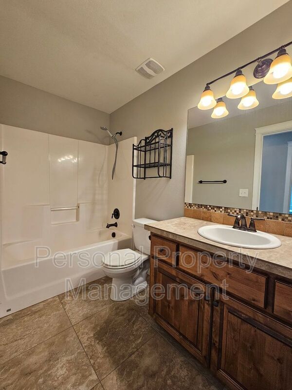 Building Photo - 4522 NE 91st Way