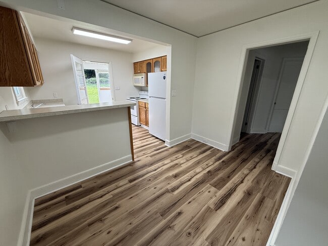 Building Photo - 1302 Highland Ave