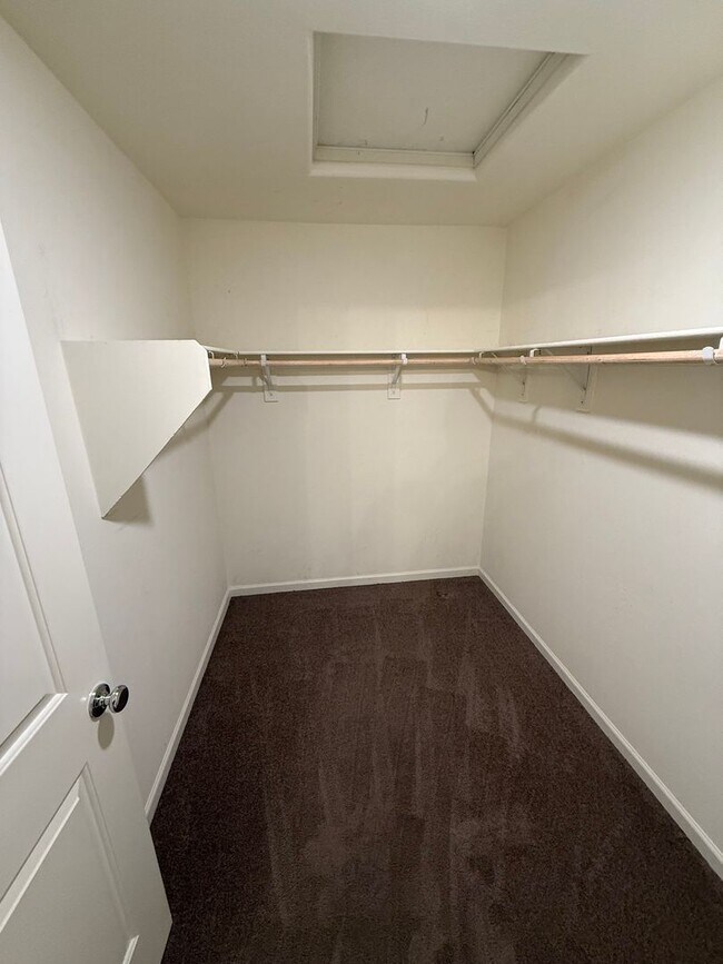 Building Photo - Beautiful 4BD/3BA Single-Family Home Solar, Battery Backup & Move-In Ready