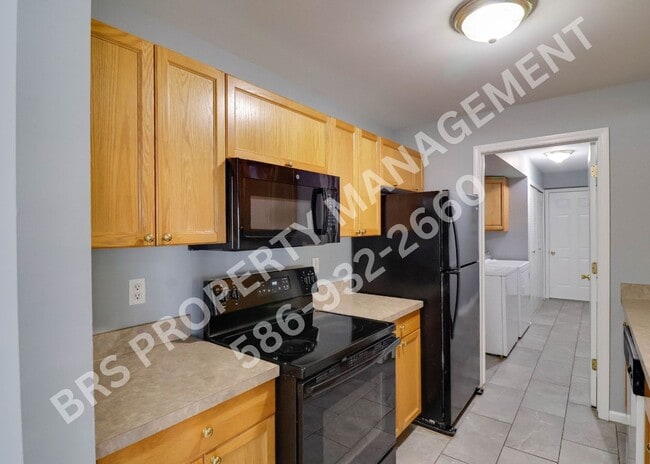 Building Photo - 2 Bedroom 2 Bathroom Condo in Sterling Heights