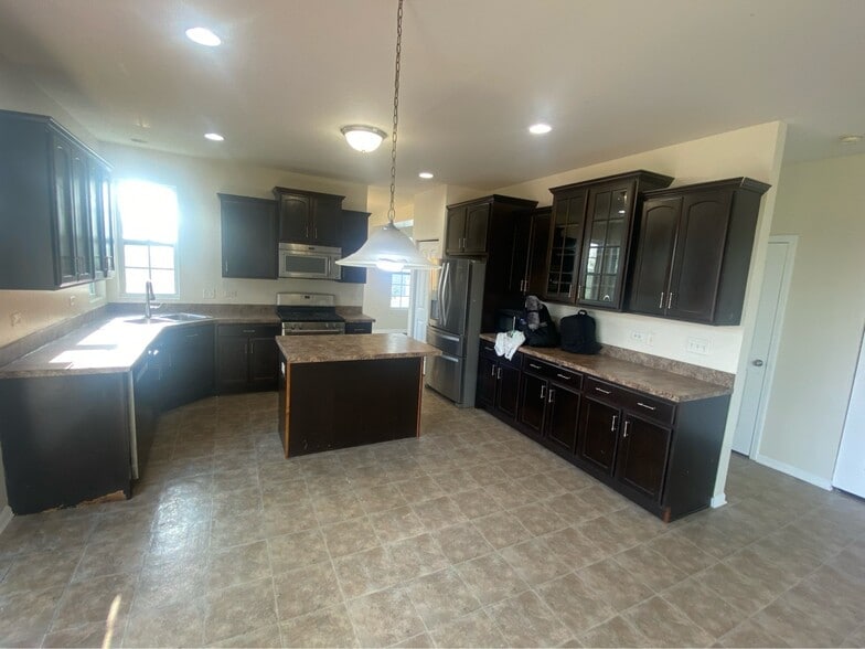 Building Photo - 8114 Seward Rd