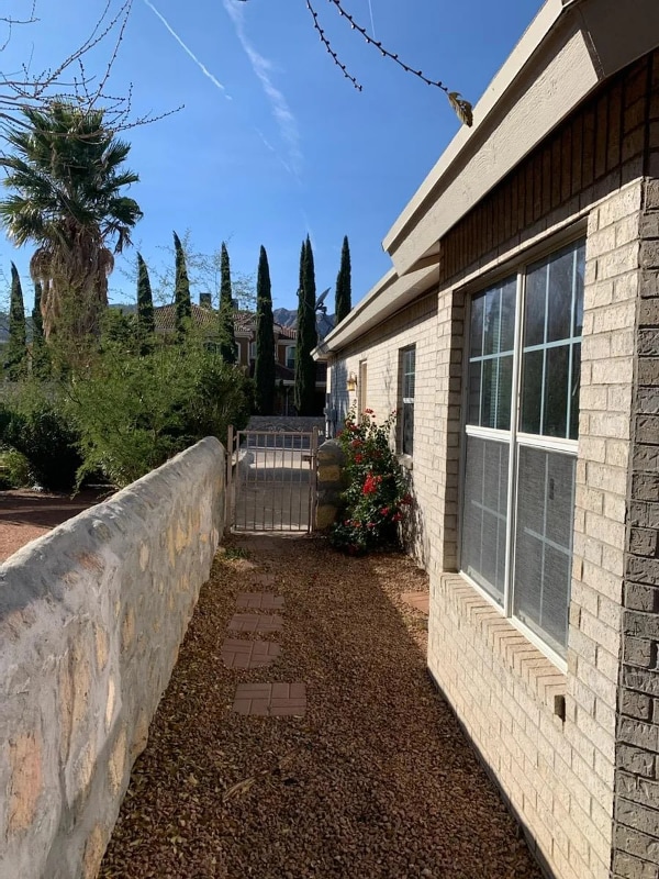 Building Photo - 11352 Loma Crystal Pl