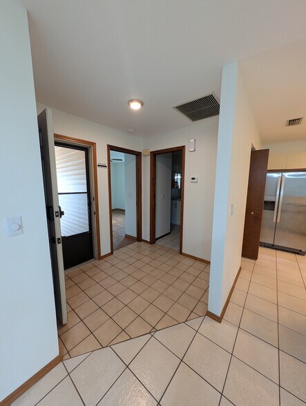 Building Photo - 517 Bearded Oaks Cir