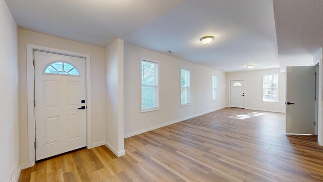 Building Photo - IMMACULATE - Clark / Fulton Area - 3 Bedrooms - 3 Baths - Single Family Home