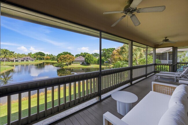 Building Photo - 11842 Pebblewood Dr