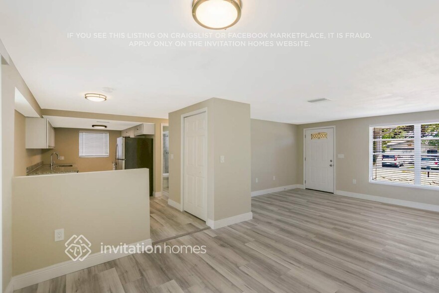Building Photo - 6254 Bonaire Ave