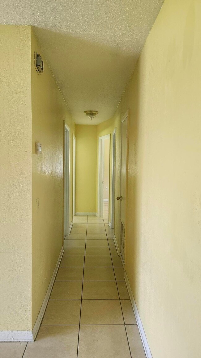 Building Photo - 3751 NW 36th St