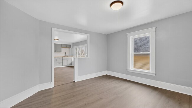 Building Photo - 83 Brook St