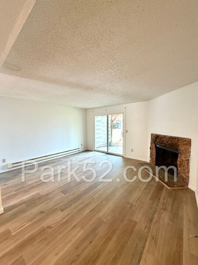 Building Photo - 9421 43rd St Ct W