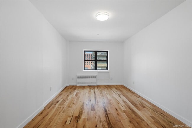 Building Photo - 671 Bronx River Rd