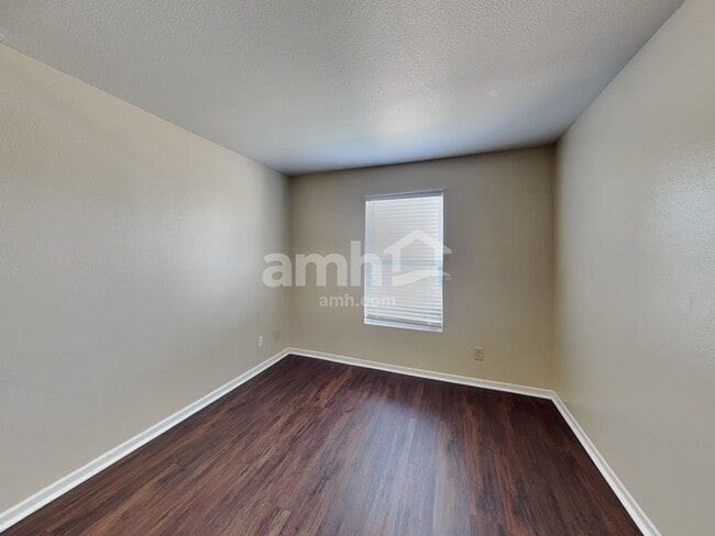 Building Photo - 3347 Hemlock St