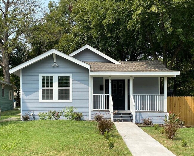 931 S Windomere Ave 931 S Windomere Ave Dallas TX 75208 Apartment