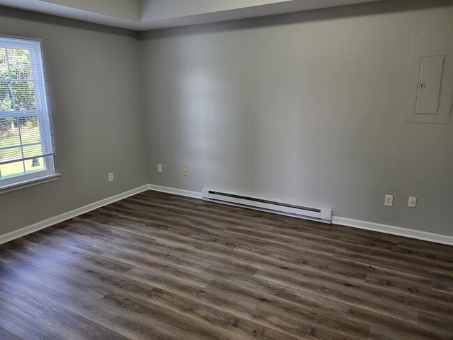 Building Photo - 176 Spring Cir Dr