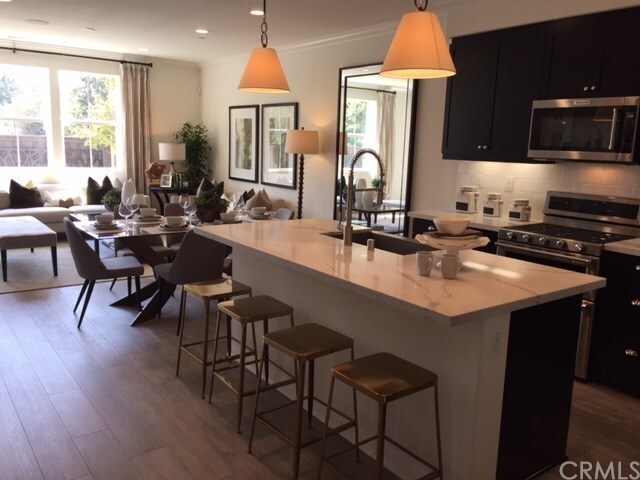 Building Photo - 4752 E Washington Ave