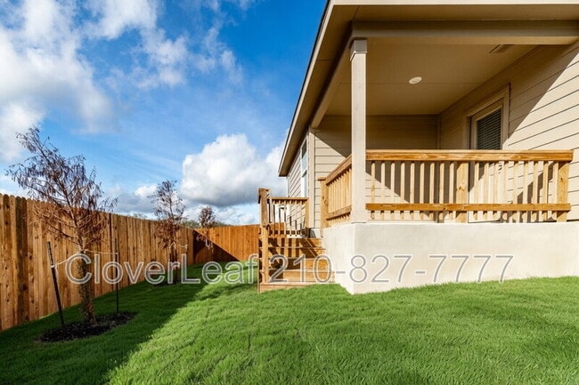 Building Photo - 706 Red Fld Wy