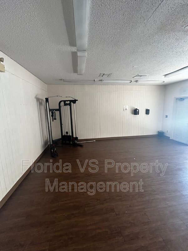 Building Photo - 104 Reserve Cir