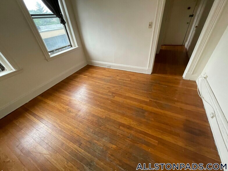 Building Photo - 1148 Commonwealth Ave