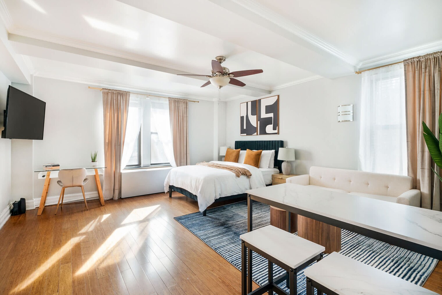 Building Photo - 240 W 73rd St