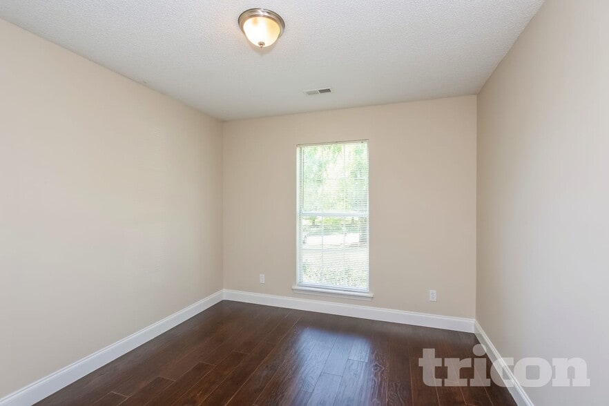 Building Photo - 3226 Twin Falls Ln