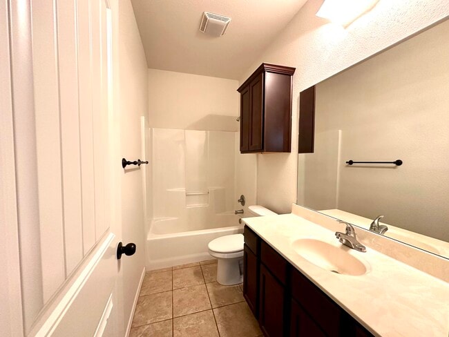 Building Photo - 3114 112th St