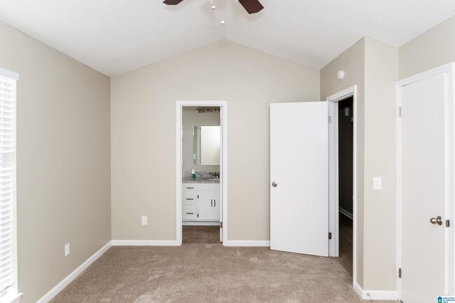 Building Photo - 320 Willow Glen Ct