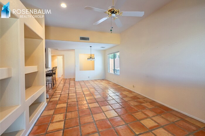 Building Photo - 13832 N Cambria Dr