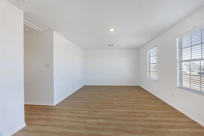 Building Photo - 1125 Largemouth Ln