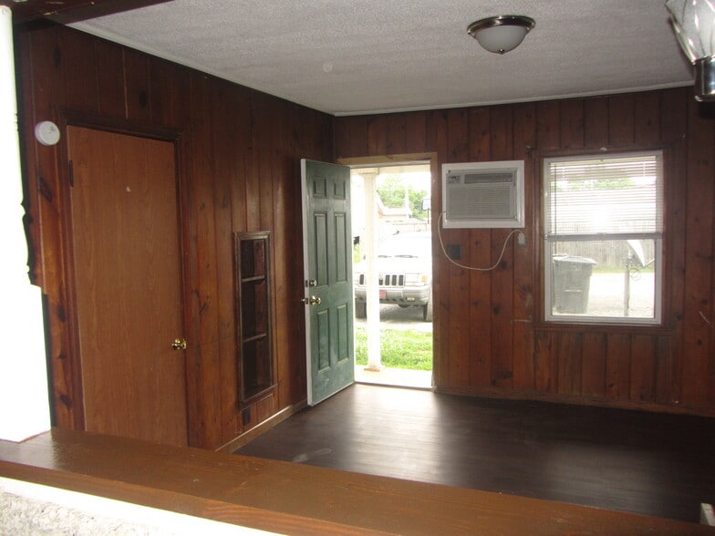 Building Photo - 15091 Fort Campbell Blvd