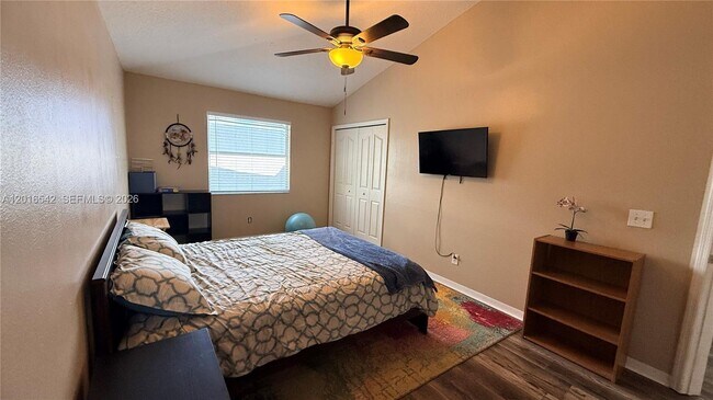 Building Photo - 1813 Vista River Dr