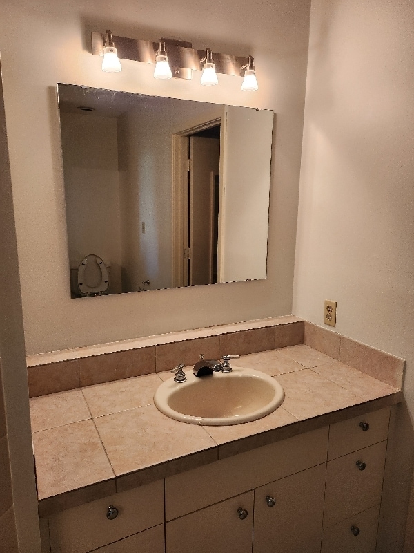 Building Photo - 542 S Deerfield Dr