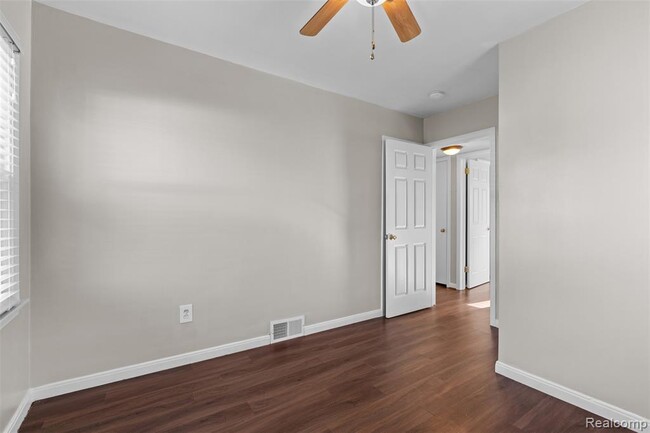 Building Photo - 24696 Wilmot Ave