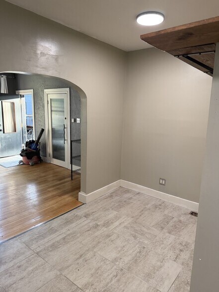 Building Photo - 553 E 700 S