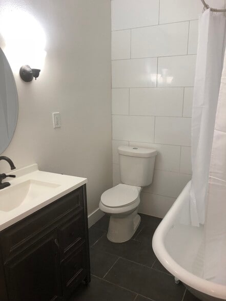 Building Photo - 513 Terry St