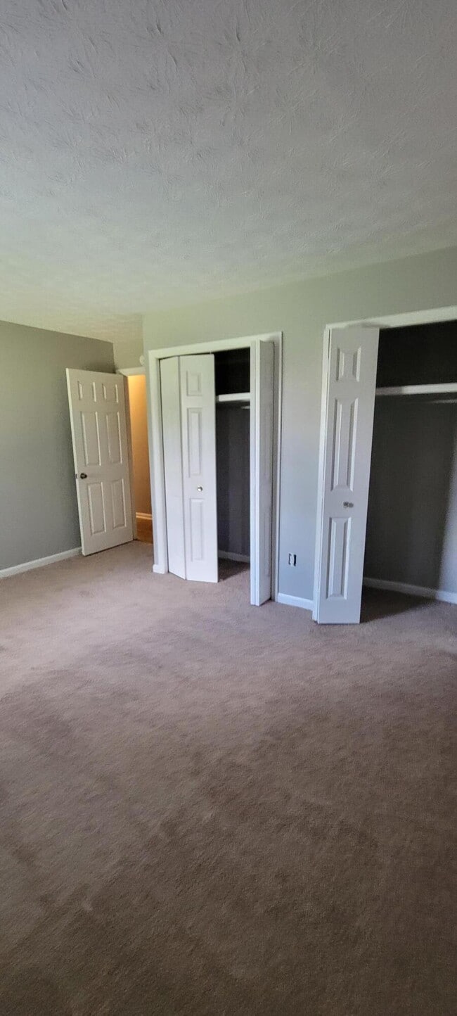 Building Photo - 909 Gregory Way