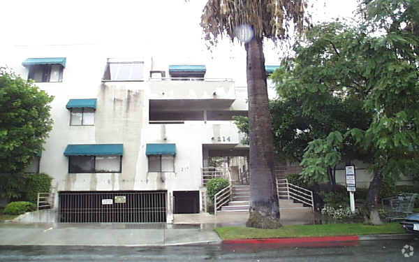 Building Photo - Louise Apartments