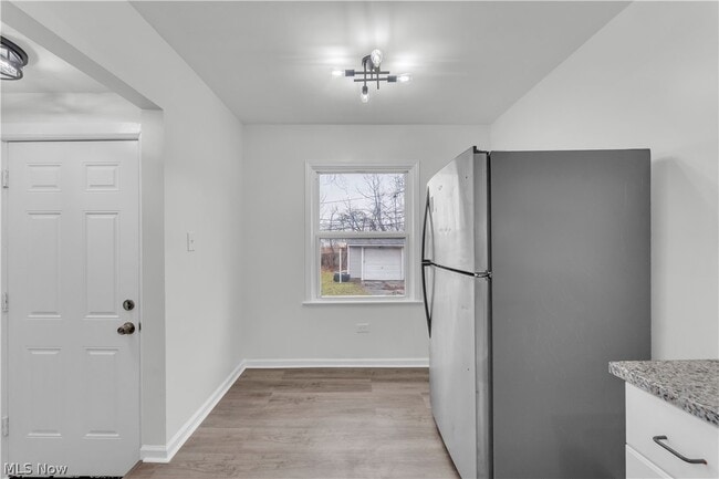 Building Photo - 1511 E 196th St