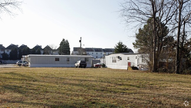 Building Photo - Bayside Moble Home Village