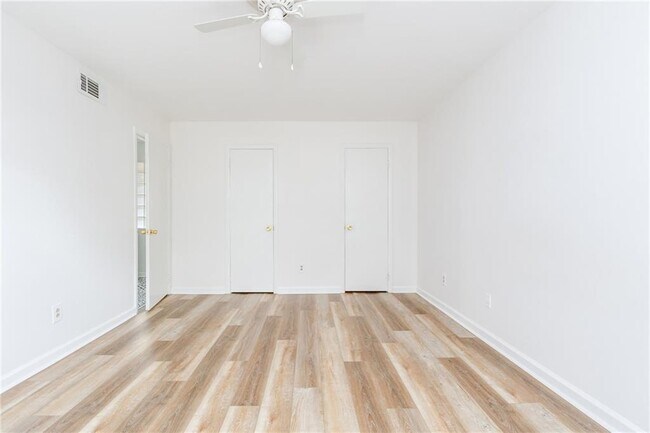 Building Photo - 346 Carpenter Dr NE