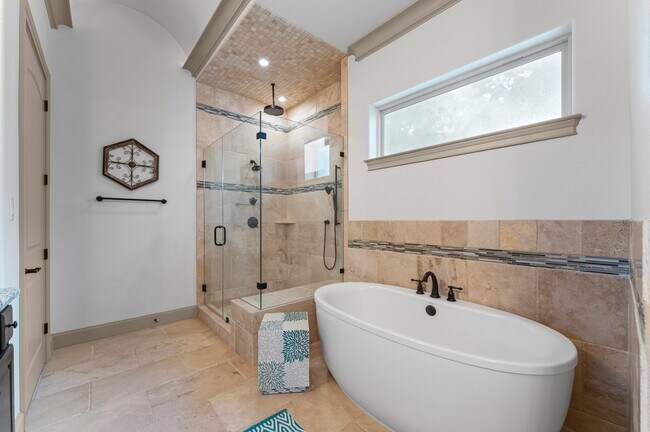Building Photo - 102 La Vie Dr