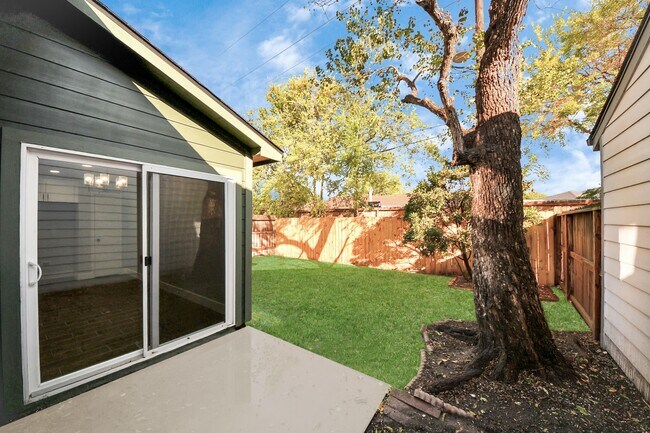 Building Photo - 10250 Bridgeland Ln