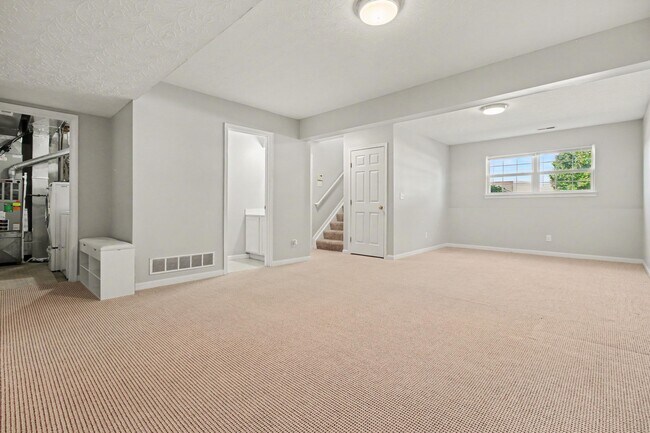 Building Photo - 6224 Baymiller Ln