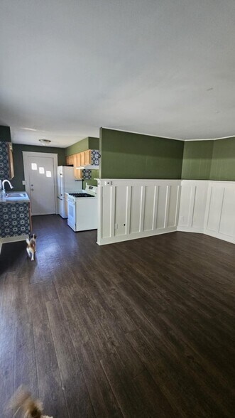 Living Room - 2525 McKee Ave SW